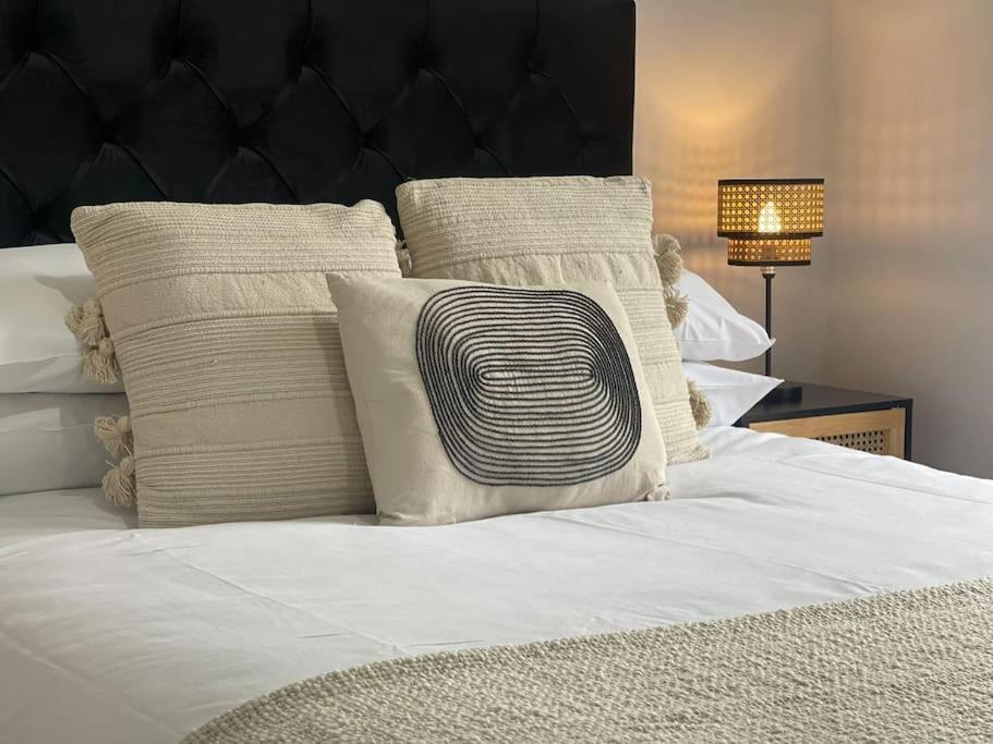 Trendy Apartment In Cardiff Free Parking エクステリア 写真