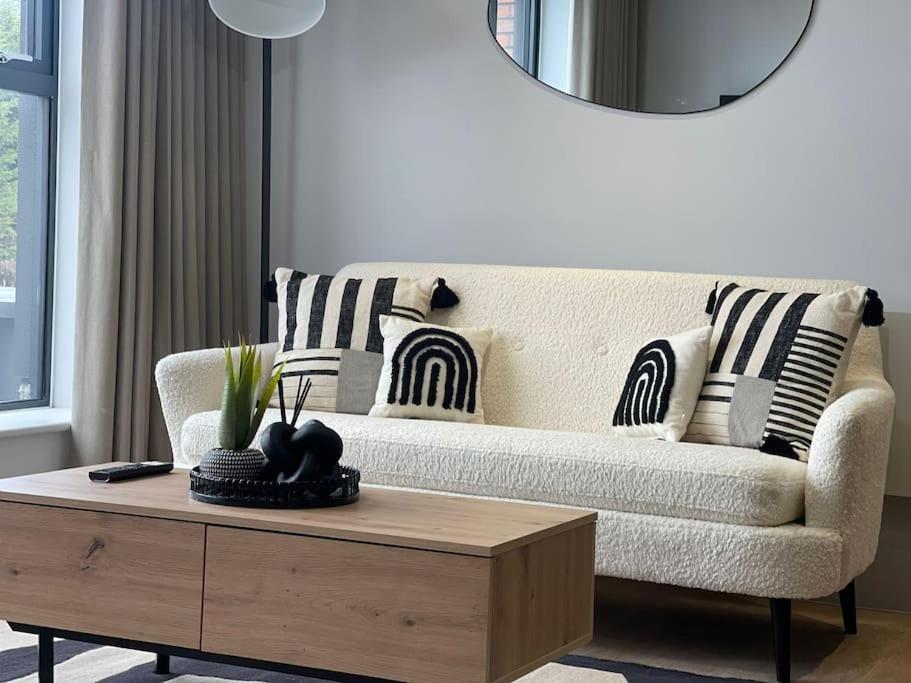 Trendy Apartment In Cardiff Free Parking エクステリア 写真